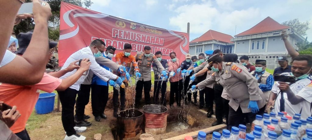 Polres Merauke Musnahkan Ribuan Liter Miras Ilegal, Tegaskan Komitmen Perangi Peredaran Sopi